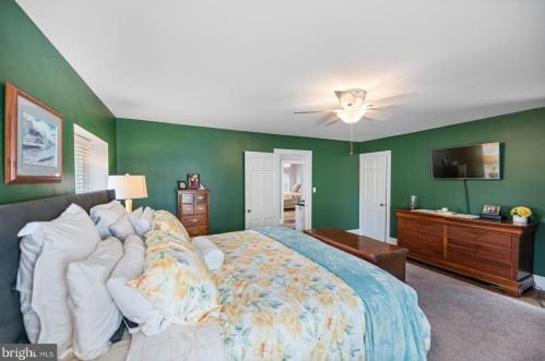 5 Lexington Ave, Pittsburgh PA 15215-3218 exterior