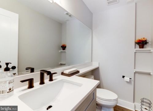 1326 Kirby Rd, Mc Lean VA  22101-2409 exterior