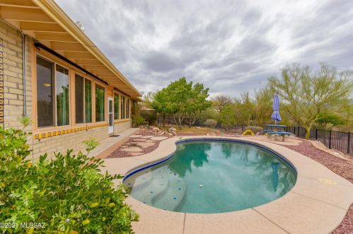 4578 Camino De Ln Codorniz, Tucson AZ 85745-9592 exterior