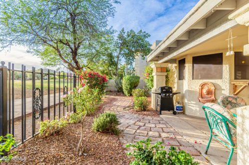 9418 51st St, Phoenix AZ 85044-2313 exterior