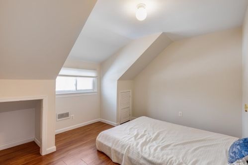 4 Lynhaven Pl, Commack NY 11725-3107 exterior