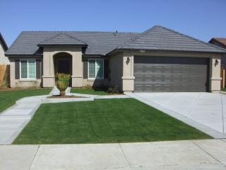 10212 Pinnacle Ct, Bakersfield CA  93311-1181 exterior