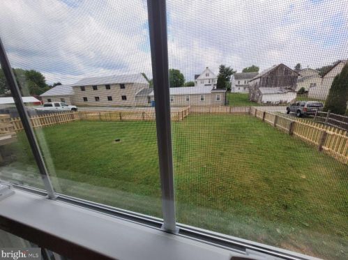 490 Columbus Ave, Littlestown PA 17340-1516 exterior