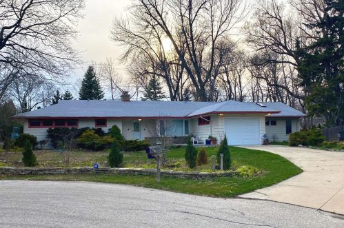 7411 Boyd Way, Milwaukee, WI 53217-3651