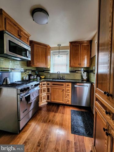 136 School Ln, Media PA 19064-2519 exterior