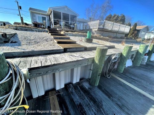 1029 Sarasota Dr, Lacey NJ 08731-5327 exterior