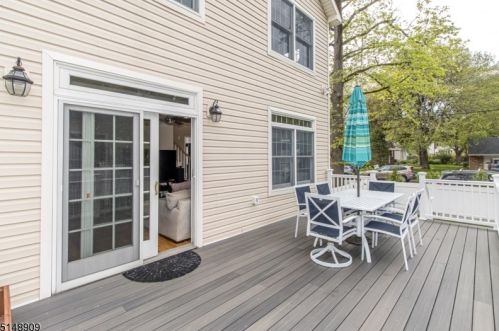 1501 Pne Grv Ave, Westfield NJ 07090-2260 exterior