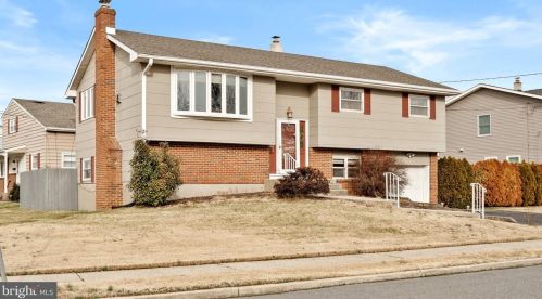3 Dan Rd, Trenton, NJ 08620-1617