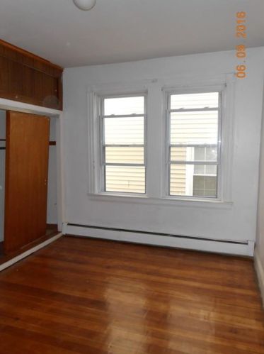 49 Monticello St, Providence RI 02904-3261 exterior