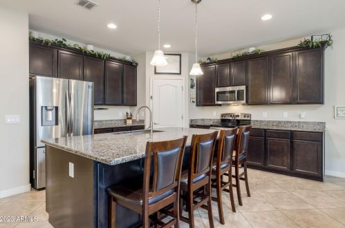 6917 19th Ln, Phoenix AZ  85041-6640 exterior