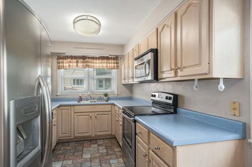 309 Maple St, Three Rivers MI 49093-2215 exterior