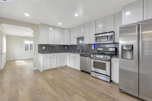 1479 Cape Cod Way, Concord CA  94521-2622 exterior