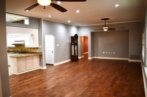 908 Mccoy Dr, Irving TX  75062-8003 exterior