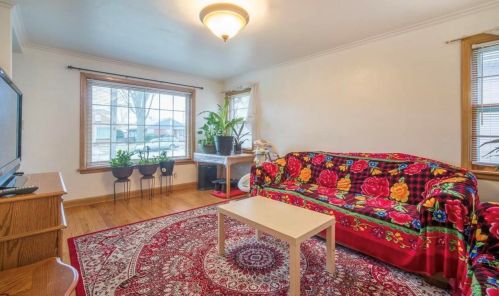 6221 Spencer Pl, Milwaukee WI  53218-4946 exterior