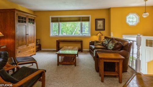 48 Briarwood Cir, Bull Valley, IL 60014-3922