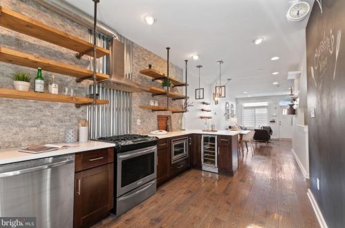 2443 Coral St, Philadelphia PA 19125-1625 exterior