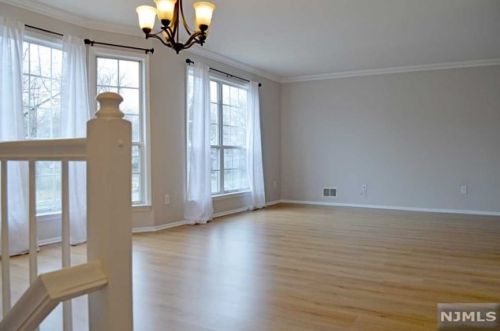 498 Quince Ct, Mahwah NJ  07430-2092 exterior