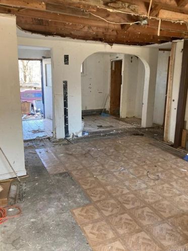 196 Winnikee Ave, Poughkeepsie, NY 12601-2761