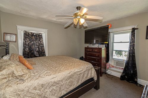 102 Chapel St, Waukegan IL 60085-5410 exterior