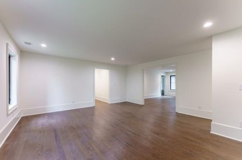 5666 Long Island Dr, Atlanta GA  30327-4842 exterior