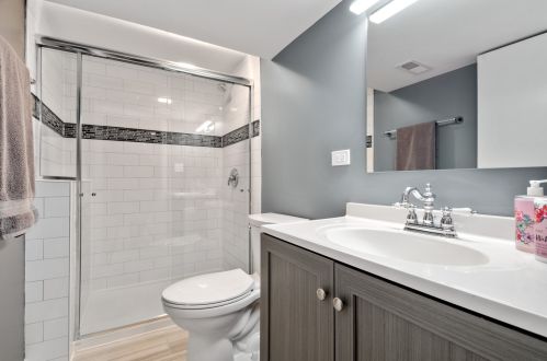 6215 Leona Ave, Chicago IL 60646-4811 exterior