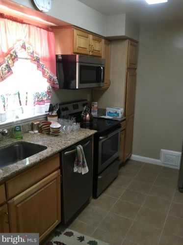 4510 Rynex Dr, Alexandria VA 22312-1515 exterior