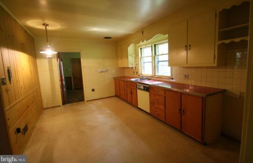 810 Lions Back Dr, Huntingdon PA 16652-3024 exterior