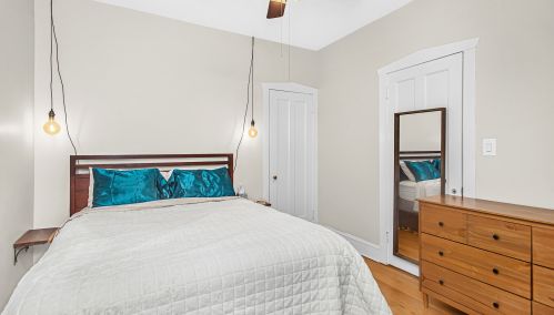 6211 Greenview Ave, Chicago IL  60660-1822 exterior