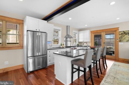 7105 Carroll Ave, Silver Spring MD 20912-4637 exterior