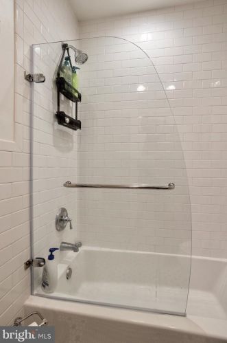 807 Leithgow St, Philadelphia PA 19123-1440 exterior