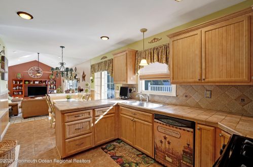 4 Cardinal Ct, Old Bridge NJ 08857-2793 exterior