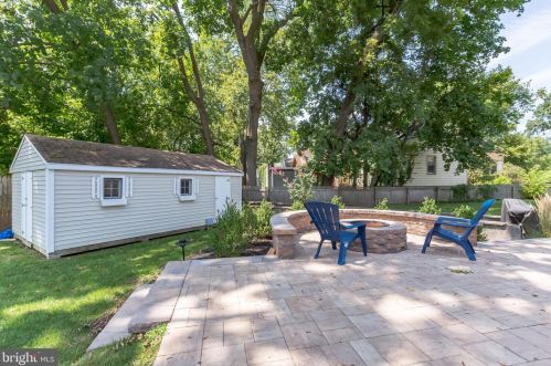 300 Collings Ave, Camden NJ 08107-1738 exterior