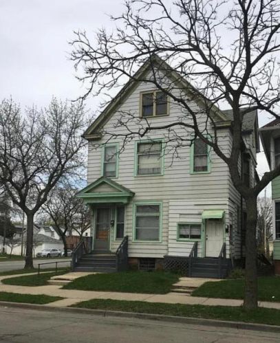 2868 6th St, Milwaukee, WI 53215-3904