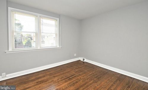 8721 Jackson St, Philadelphia PA 19145-2427 exterior