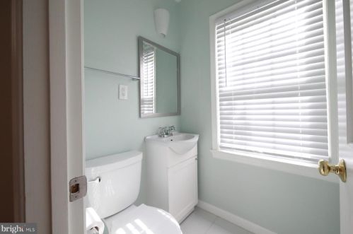 1158 Kensington Rd, Mc Lean VA  22101-2966 exterior