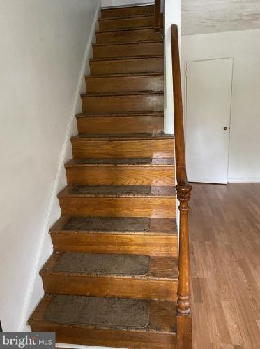 1316 Edgewood Ave, Trenton NJ  08618-5112 exterior