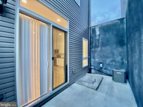 1640 Jackson St, Philadelphia PA 19145-2427 exterior