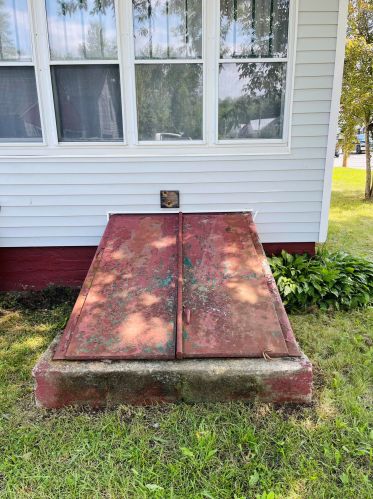 112 Bates St, Millinocket ME  04462-1630 exterior