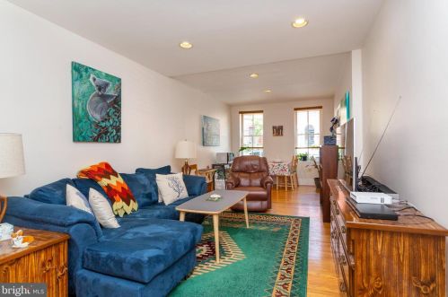 2106 Green St, Philadelphia PA  19130-3111 exterior