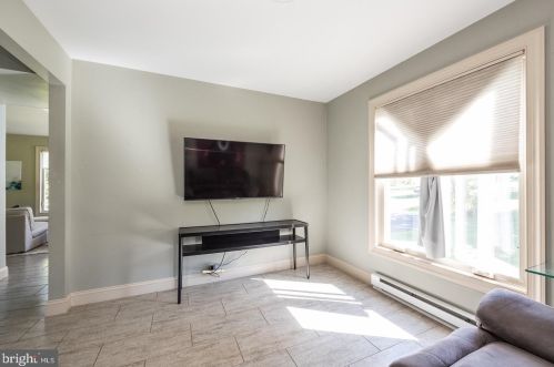 2416 Evergreen Ln, Pottstown PA 19465-8884 exterior