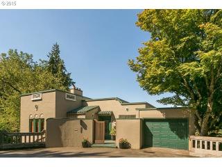 2627 Georgian Pl, Portland, OR 97201-1725