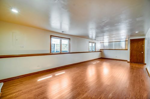 5303 Ridgeway Ave, Chicago IL 60659-1116 exterior