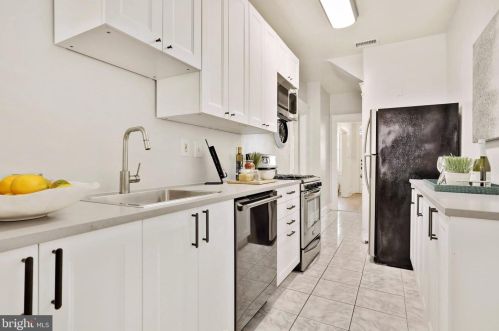 3232 Warder St, Washington DC 20010-2523 exterior