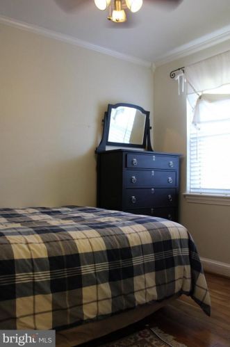 1735 Cameron St, Alexandria VA  22314-2706 exterior