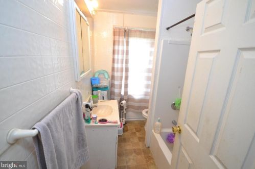 225 Holly Ave, Pitman NJ  08071-1256 exterior