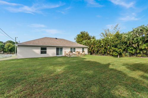 307 Camrose St, Fort Pierce FL  34983-1529 exterior