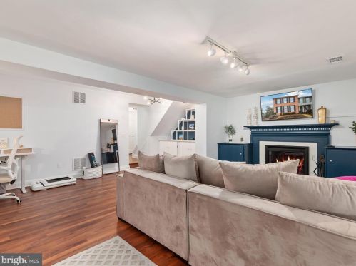 6070 Alexander Ave, Alexandria VA  22310-4382 exterior