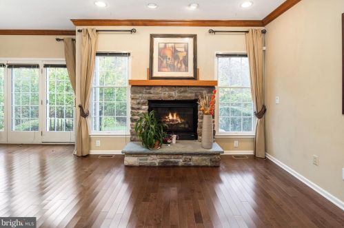 47 Tree Swallow Dr, Princeton NJ 08540-6134 exterior