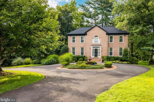 1326 Kirby Rd, Mc Lean VA  22101-2409 exterior