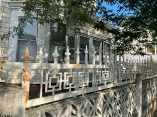 558 26th St, Paterson NJ 07514-2548 exterior